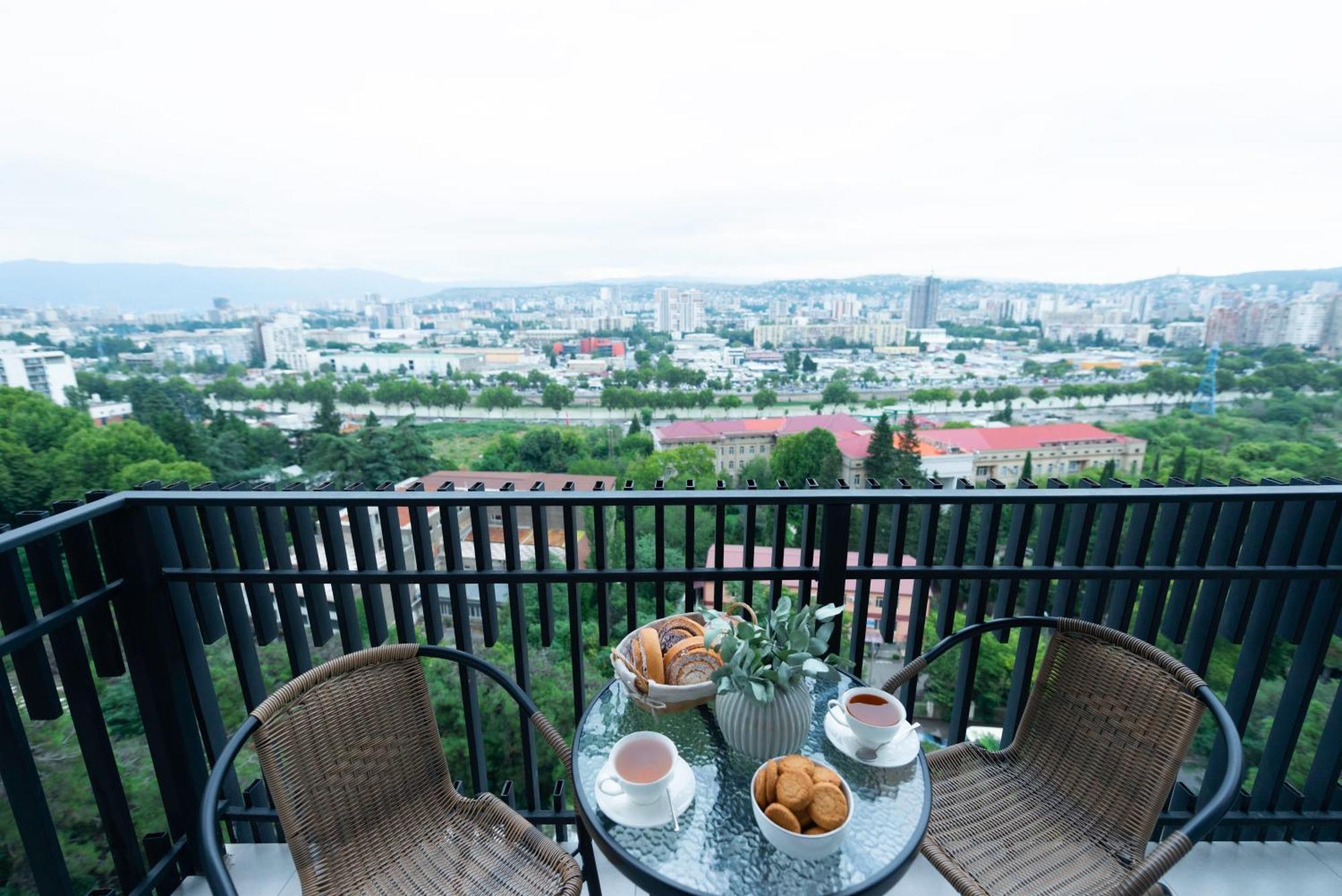 Hotel Pool House Tiflis Exterior foto